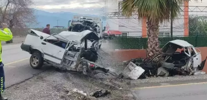 Hatay’da Feci Trafik Kazası: Tofaş Otomobil Ağaca Çarparak İkiye Bölündü